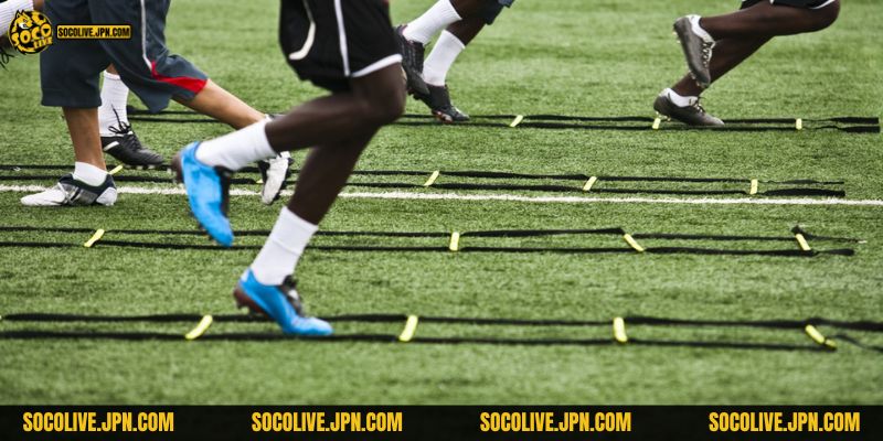 Quay lại với các hoạt động thể thao và mang tính cộng đồng sẽ dễ giúp cầu thủ hồi phục tâm lý